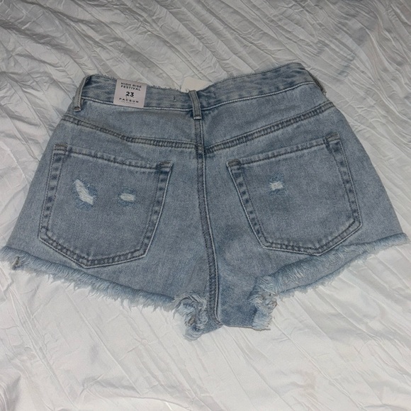 Brand new pacsun shorts that don't fit me properly but I can't return. - Picture 2 of 2